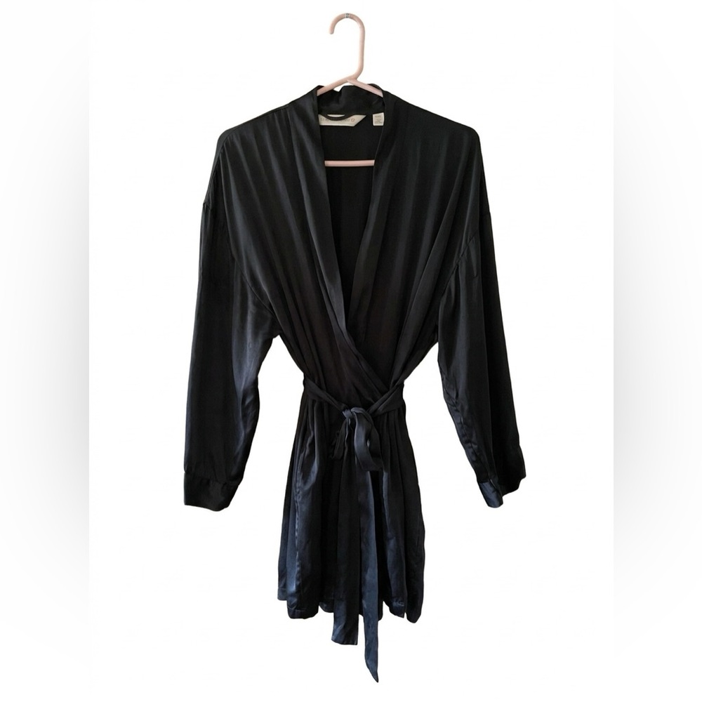 Vintage Victorias Secret 100% Silk Wrap Robe🖤 Very Sexy - Picture 3 of 16